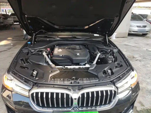 BMW 5 Series — Фото автомобиля 19
