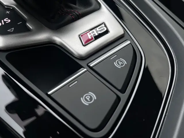 Audi A4L — Фото автомобиля 21