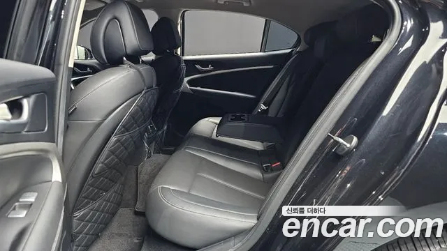 Genesis G70 — Фото автомобиля 16