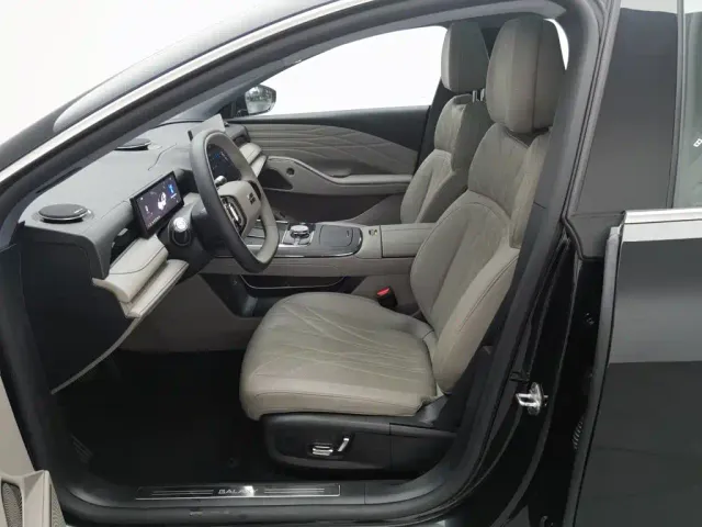 Geely Galaxy Xingyao 8 — Фото автомобиля 10