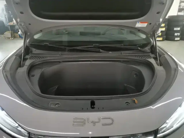 BYD Sealion 05 EV — Фото автомобиля 19