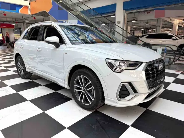 Audi Q3 — Фото автомобиля 3