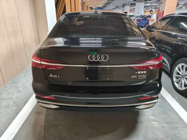 Audi A6L — Фото автомобиля 15