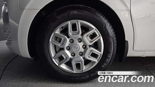 Hyundai Staria Staria Карго 5 мест — Фото автомобиля 5