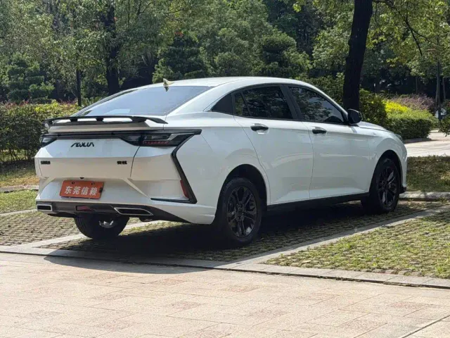 Dongfeng Yixuan — Фото автомобиля 6
