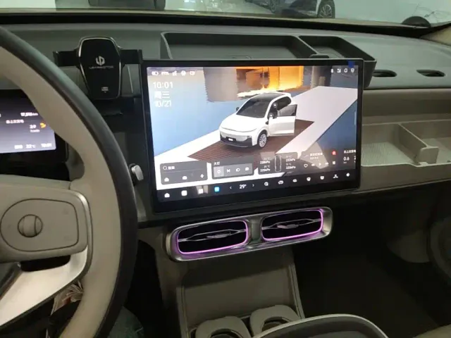 Leapmotor B10 — Фото автомобиля 12