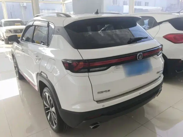 Changan CS35 Plus — Фото автомобиля 4