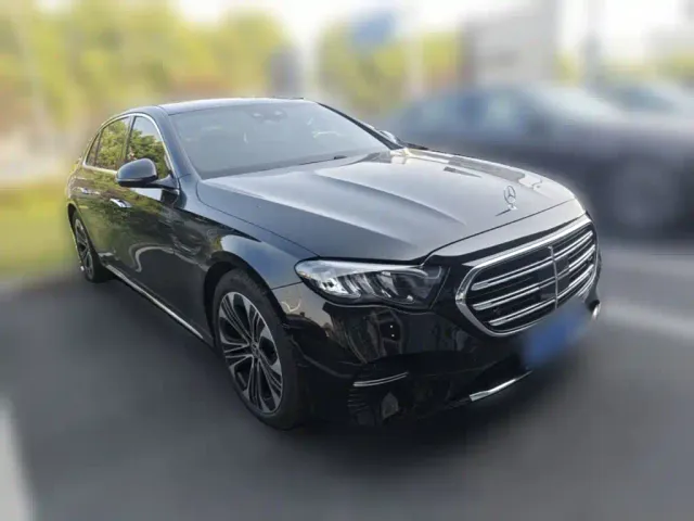 Mercedes-Benz E-Class — Фото автомобиля 5