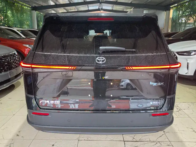 Toyota BoZhi 3X — Фото автомобиля 12