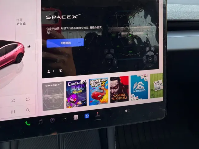 Tesla Model 3 — Фото автомобиля 18