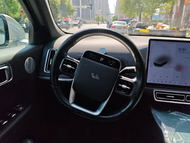 Li Auto L7 — Фото автомобиля 6