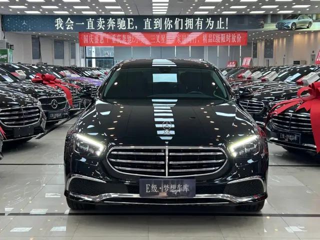 Фотография автомобиля — Mercedes-Benz E-Class