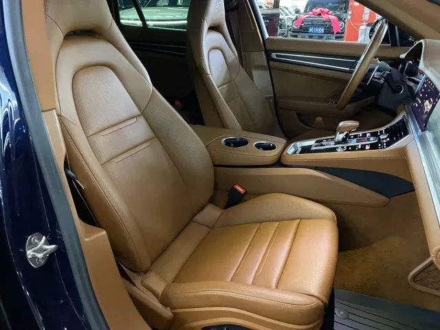 Porsche Panamera — Фото автомобиля 14