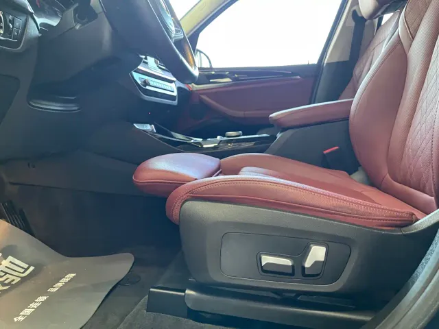 BMW iX3 — Фото автомобиля 18