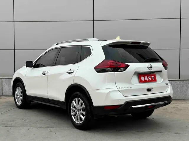 Nissan X-Trail — Фото автомобиля 6