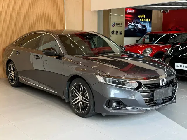 Honda Accord — Фото автомобиля 3
