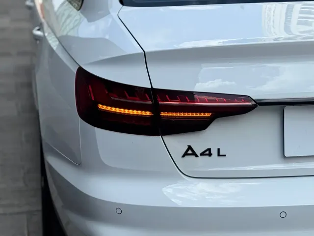 Audi A4L — Фото автомобиля 16