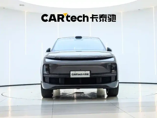 Li Auto L9 — Фото автомобиля 10