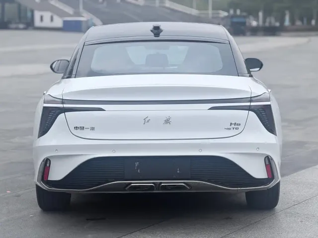 Hongqi H6 — Фото автомобиля 5