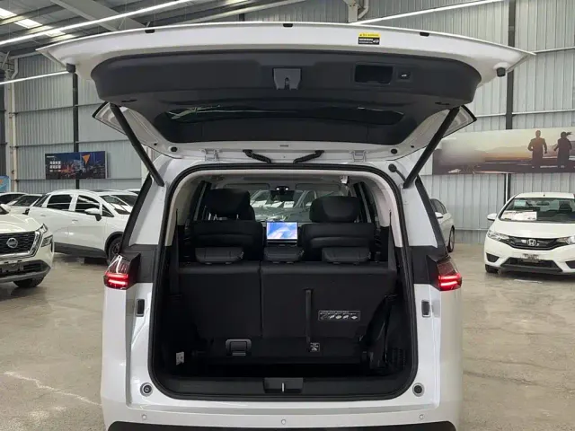 GAC Trumpchi E8 — Фото автомобиля 14