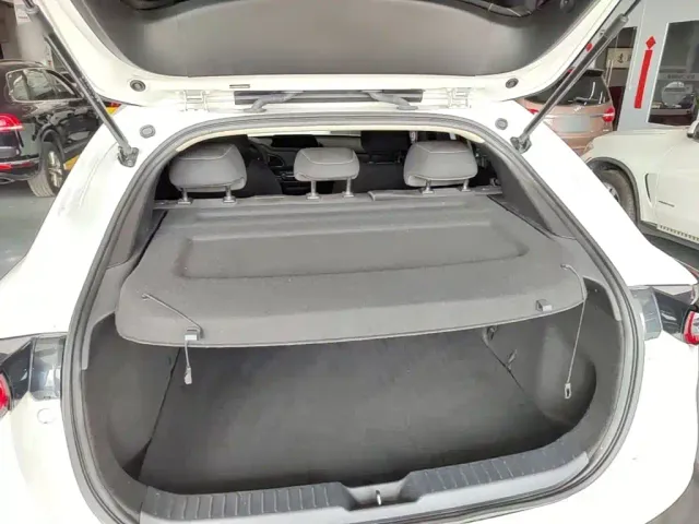 Mazda CX-30 EV — Фото автомобиля 18