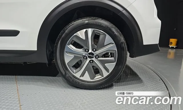 Kia Niro — Фото автомобиля 6