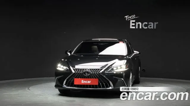 Lexus ES — Фото автомобиля 2