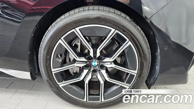 BMW 7-Series 7 серия (G70) 740i xDrive M Sport — Фото автомобиля 21