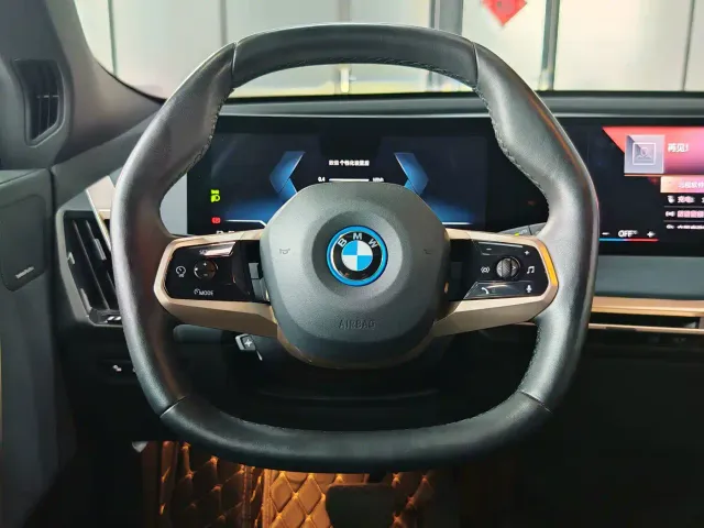 BMW iX — Фото автомобиля 23