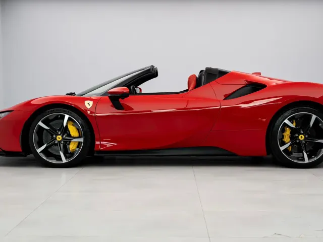 Ferrari SF90 — Фото автомобиля 3