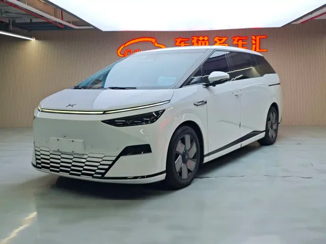 Фотография автомобиля — Xpeng X9