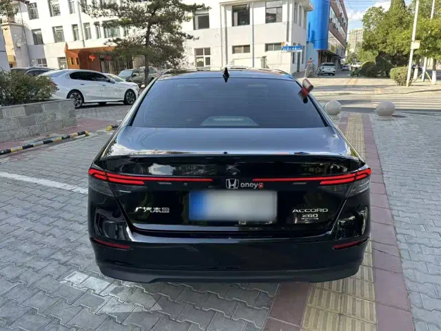 Honda Accord — Фото автомобиля 12