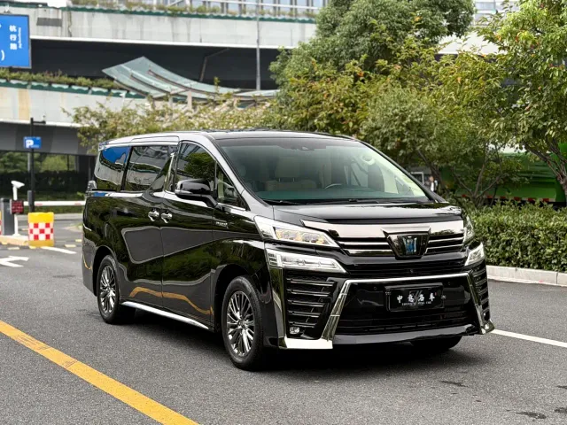 Toyota Vellfire — Фото автомобиля 3