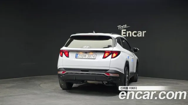 Hyundai Tucson Tucson (NX4) Дизель 2.0 2WD — Фото автомобиля 4