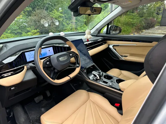 Geely Boyue L 2023 1.5TD DCT Luxury Model — Фото автомобиля 7