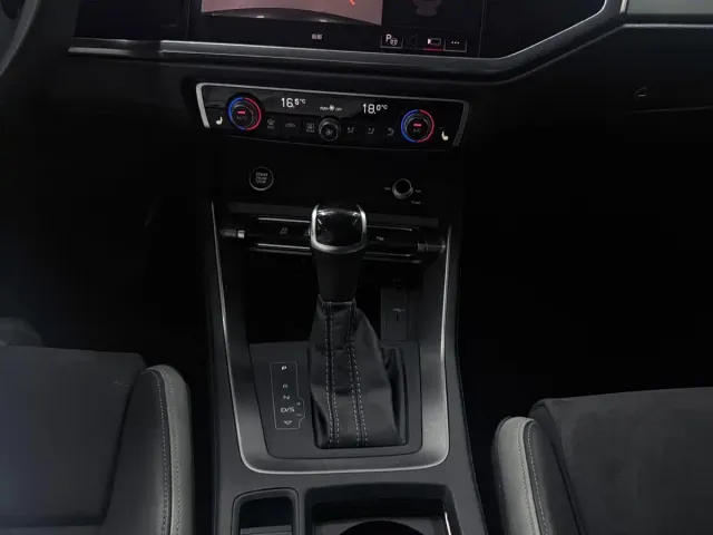 Audi Q3 — Фото автомобиля 11