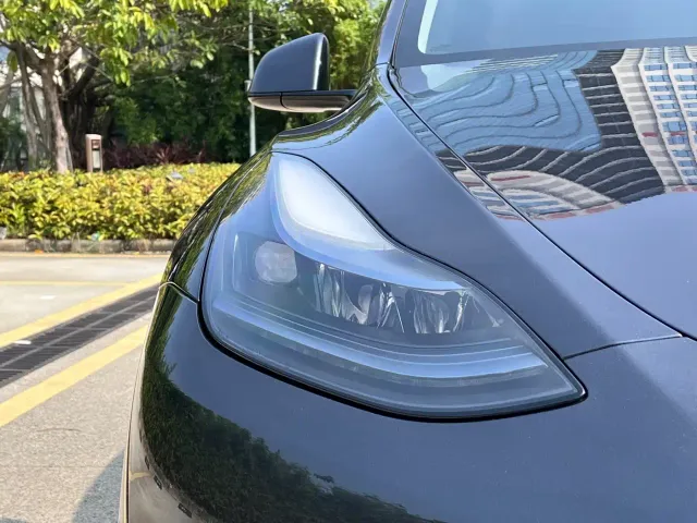 Tesla Model Y — Фото автомобиля 13
