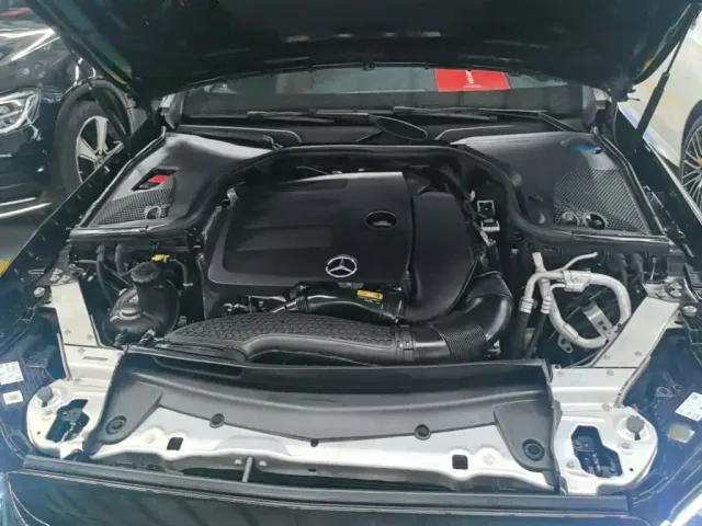 Mercedes-Benz E-Class — Фото автомобиля 19