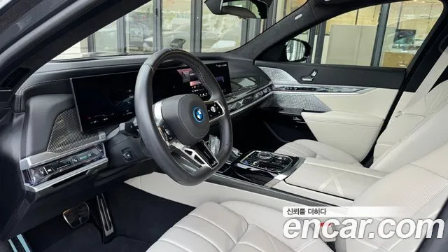 BMW i7 — Фото автомобиля 11