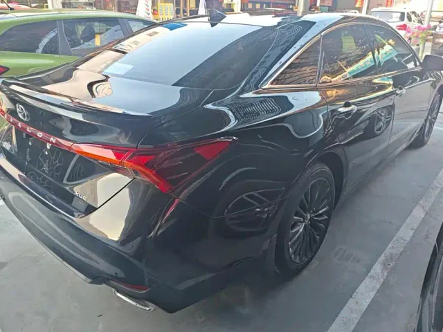 Toyota Avalon — Фото автомобиля 3