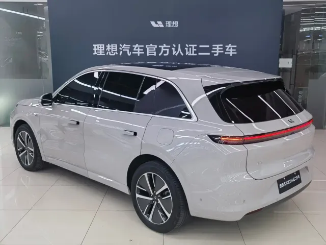 Li Auto L6 — Фото автомобиля 17