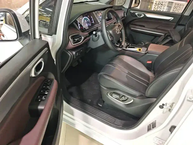 GAC Trumpchi M6 — Фото автомобиля 15