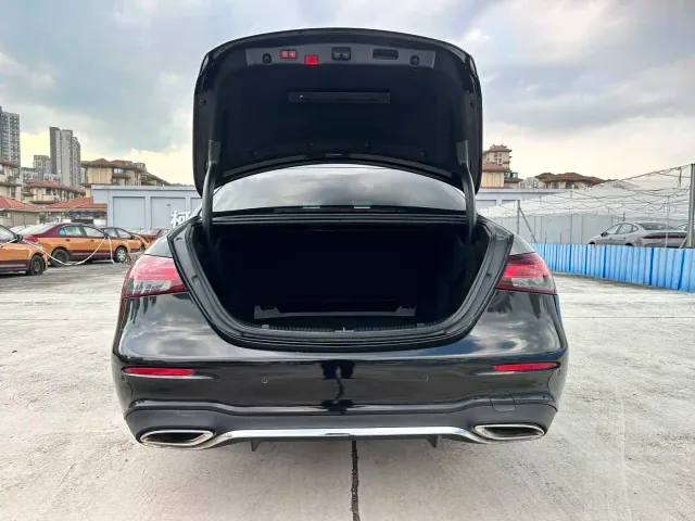 Mercedes-Benz E-Class — Фото автомобиля 15