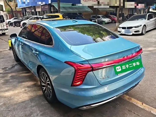 Hongqi Hongqi H5 2023 1.5T HEV Smart Connect Flag Comfort — Фото автомобиля 4