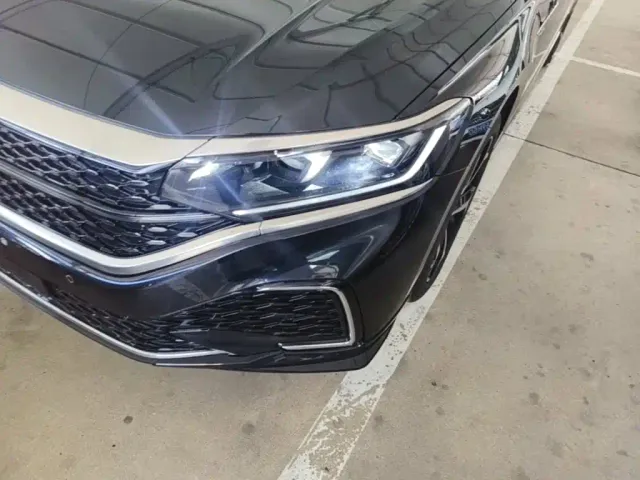 Volkswagen Passat — Фото автомобиля 23