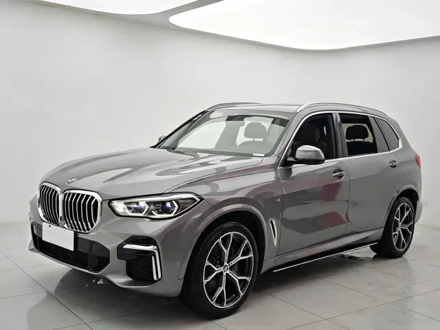 Фотография автомобиля — BMW X5