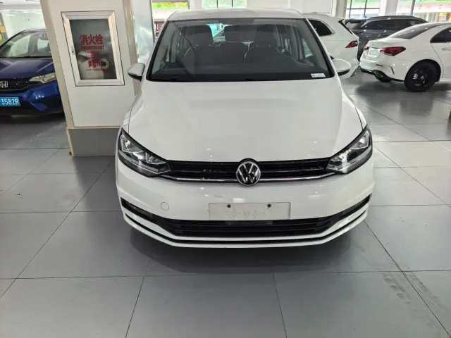 Volkswagen Touran — Фото автомобиля 2