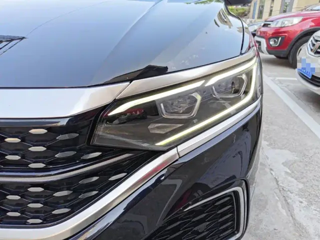 Volkswagen Passat — Фото автомобиля 23