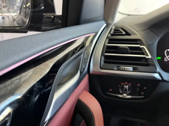 BMW iX3 — Фото автомобиля 22