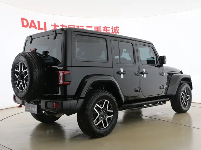 Jeep Wrangler — Фото автомобиля 12